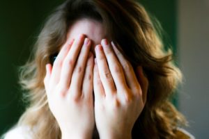 Domowe sposoby na matowe włosy