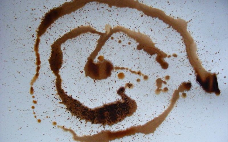 Jak usunąć plamy z kawy? - Domowe-Sposoby.pl