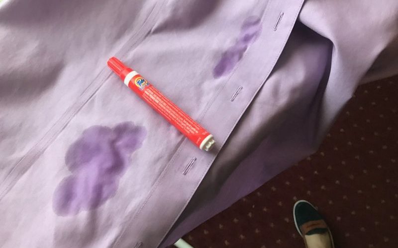 Jak usunąć plamy z tuszu - domowe-sposoby.pl