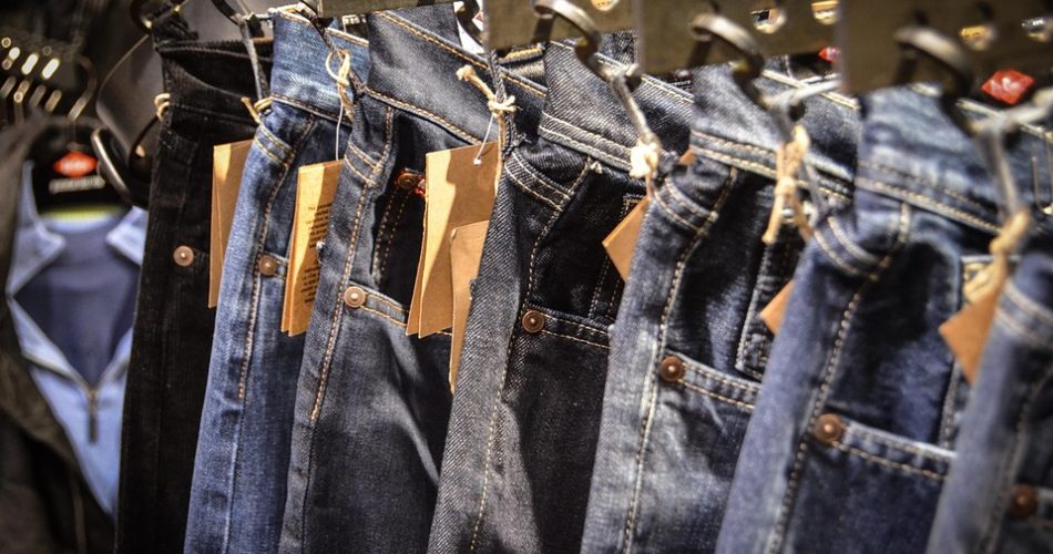 Jak prać jeasny - domowe-sposoby.pl