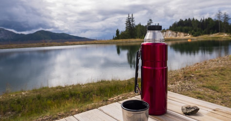 Termos - jak wyczyścić termos - domowe-sposoby.pl